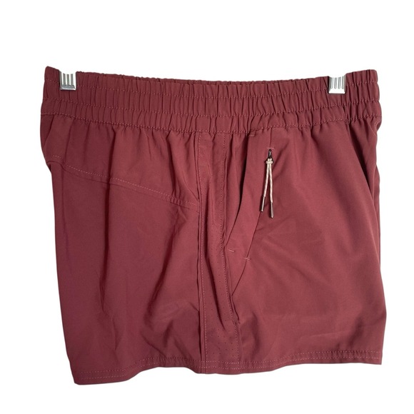 Vuori Athletic Shorts Women XS Burgundy Pockets Gym Running Workout Beach - Picture 4 of 7